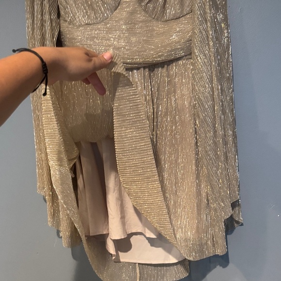 Elegant Long Sleeve Metallic Dress - Picture 5 of 13